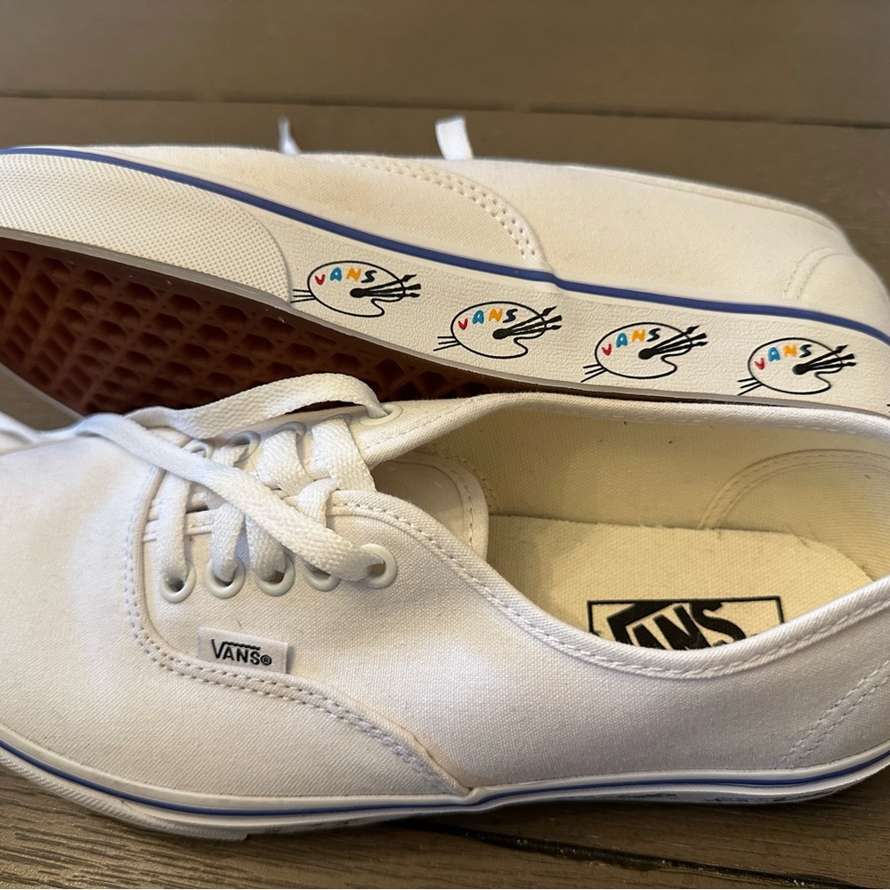 Vans Women’s White Sneakers NWOT